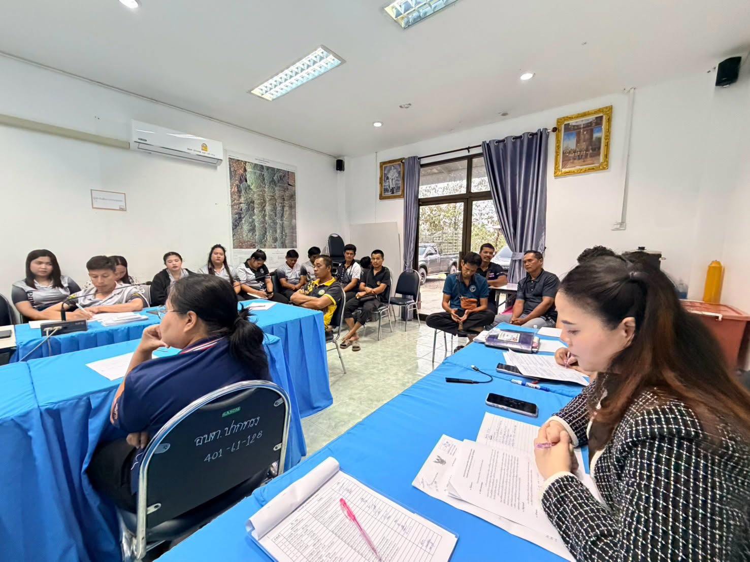 #วันที่16กันยายน2569
องค์การบริหารส่วนตำบลปากทรงจัดประชุมประจำเดือนกันยายน 2569 เพื่อปรึกษาหารือเกี่ยวกับการปฏิบัติราชการ รายงานผลการปฏิบัติงานของแต่ละกอง และเพื่อพูดคุย หารือกับพนักงาน เจ้าหน้าที่ในหน่วยงาน